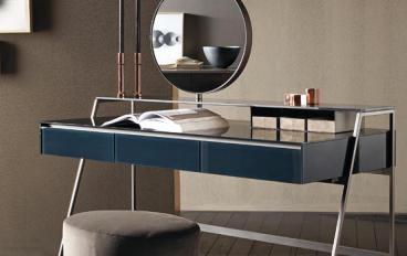 Письменный стол Venere и пуф Lou от фабрики Gallotti Radice image 1