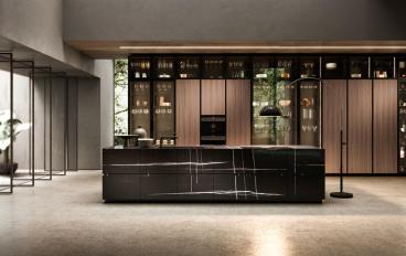 Кухня с островом из камня и витринами в дереве и тонированном стекле Aster Cucine - Contemporaimage 1