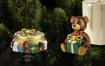 Свеча Surprise 6006798-536 и статуэтка Teddy 0006741-536 - Christmas Villari Porcelain & Home